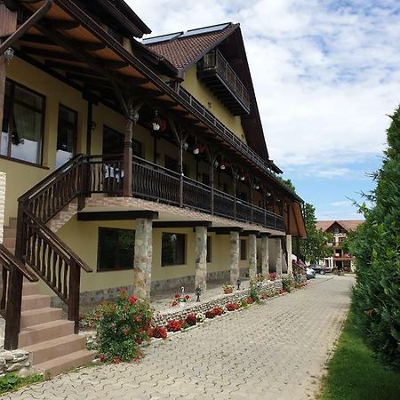 Pensiunea Roua Muntilor Sîmbăta de Sus Dış mekan fotoğraf