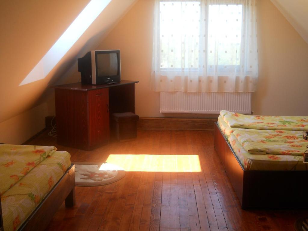 Pensiunea Roua Muntilor Sîmbăta de Sus Oda fotoğraf